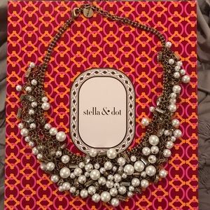 Stella & Dot Eve Bib Necklace